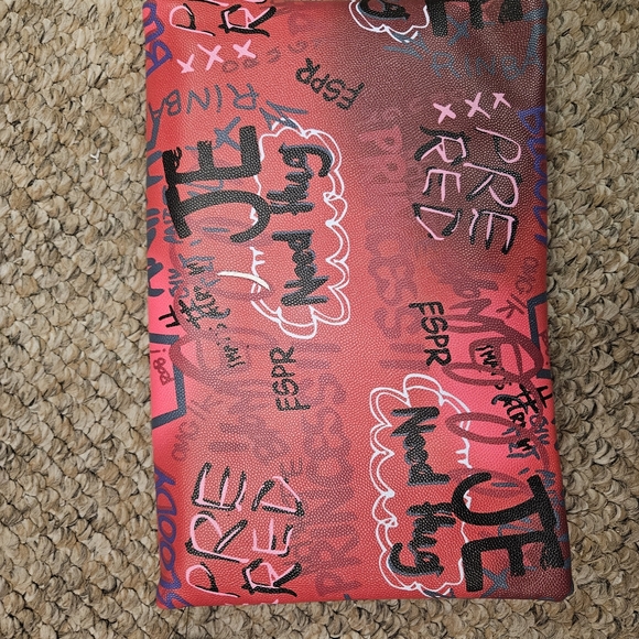 Graffiti clutch purse - Picture 3 of 5